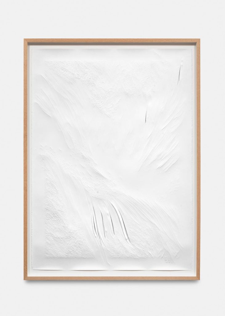 ANGÈLE GUERRE, Tendres textes, XI, 150x107 cm, incisions sur papier, 2021 © Nicolas Brasseur