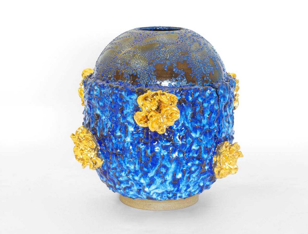 Cavilux - Bleu & Or - Chrysanthème, 32x37x37cm, céramique émaillée, 2020