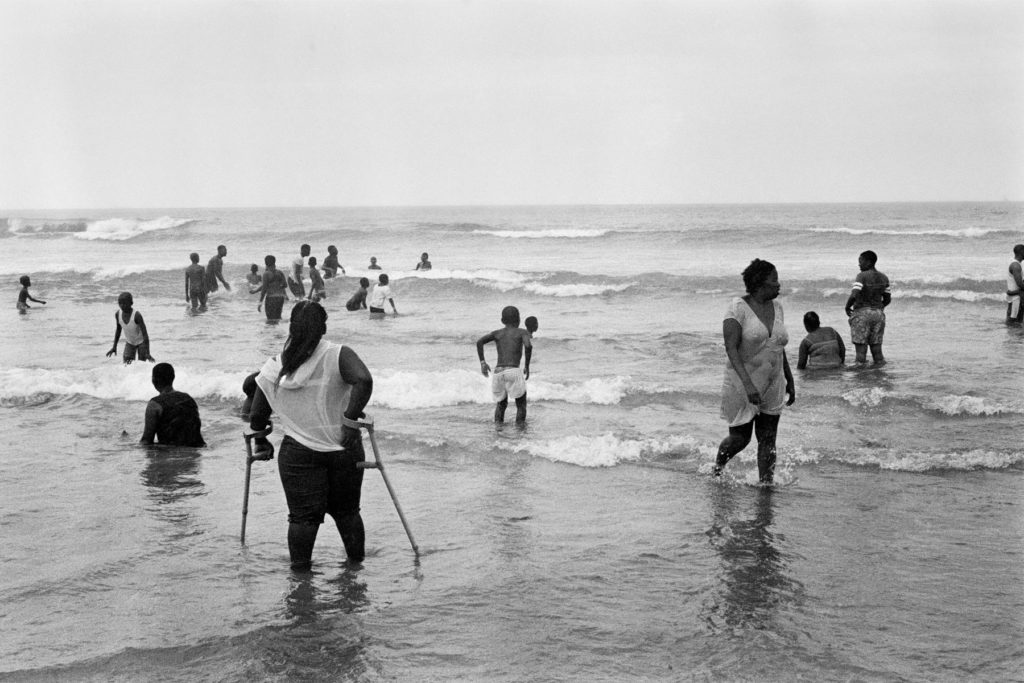 ANDREW TSHABANGU, Early Morning at the Beach, Water is Ours series, 2016, Courtesy SEPTIEME Gallery and the Artist