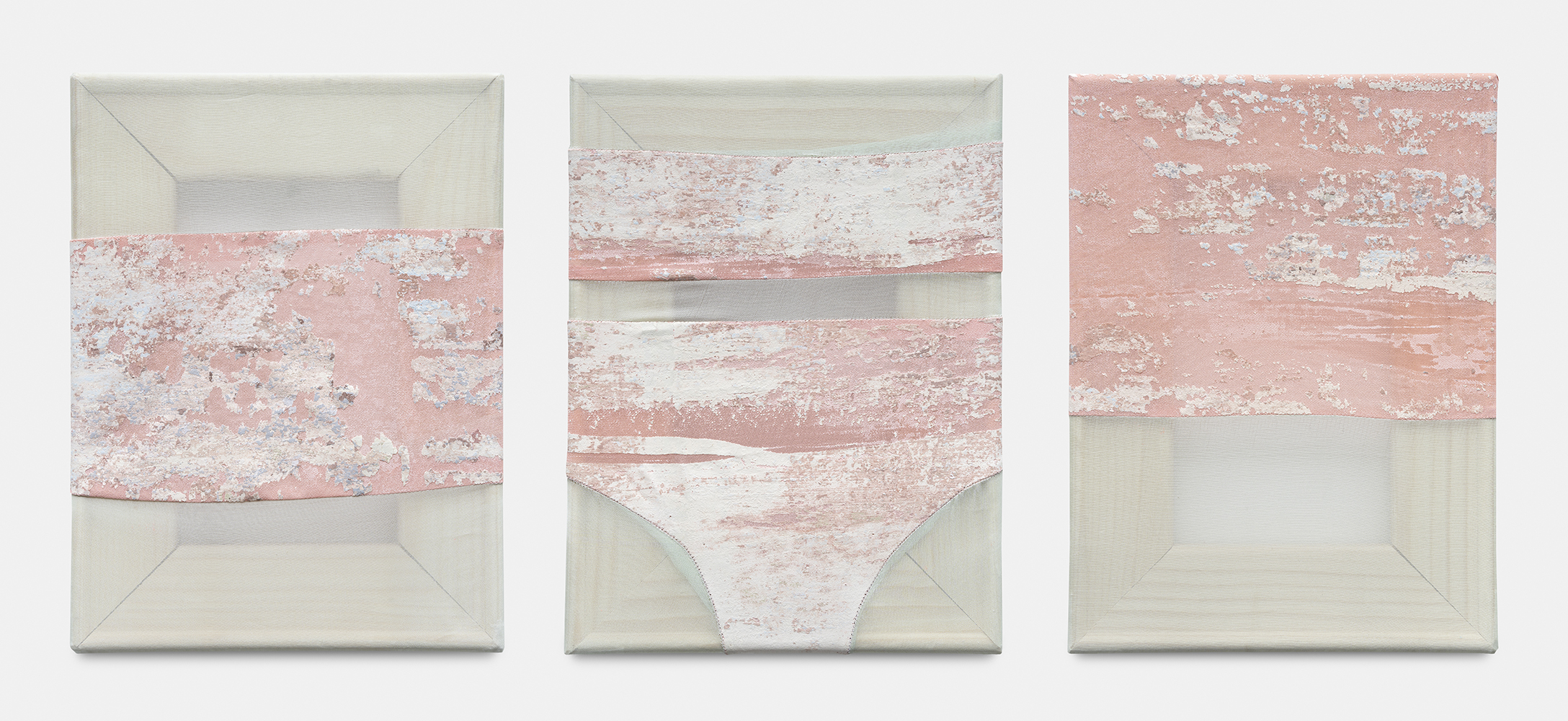 KARO KUCHAR, Wall material transferred to organza sewn with silk, 2022 ©Nicolas Brasseur