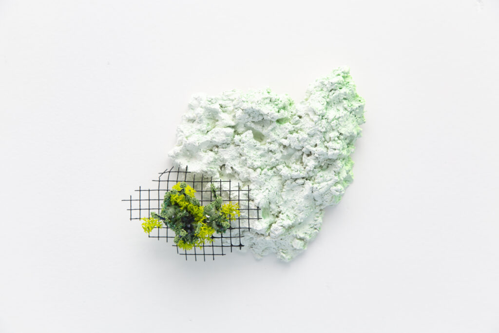 ESTHER MICHAUD, Mauvaises herbes, Cladonia Fimbriata plaster, steel, acrylic, embroidery, 17 × 14 × 6,5 cm, 2020